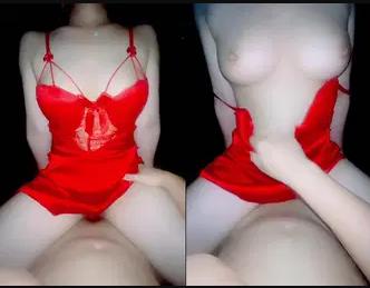 Em vú to trong bộ đồ ngủ đỏ rực làm anh lao lúng
